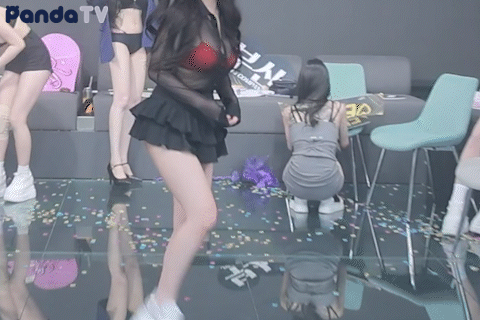9f44014112589812683b05a13c3c1946_1791969803_4747.gif